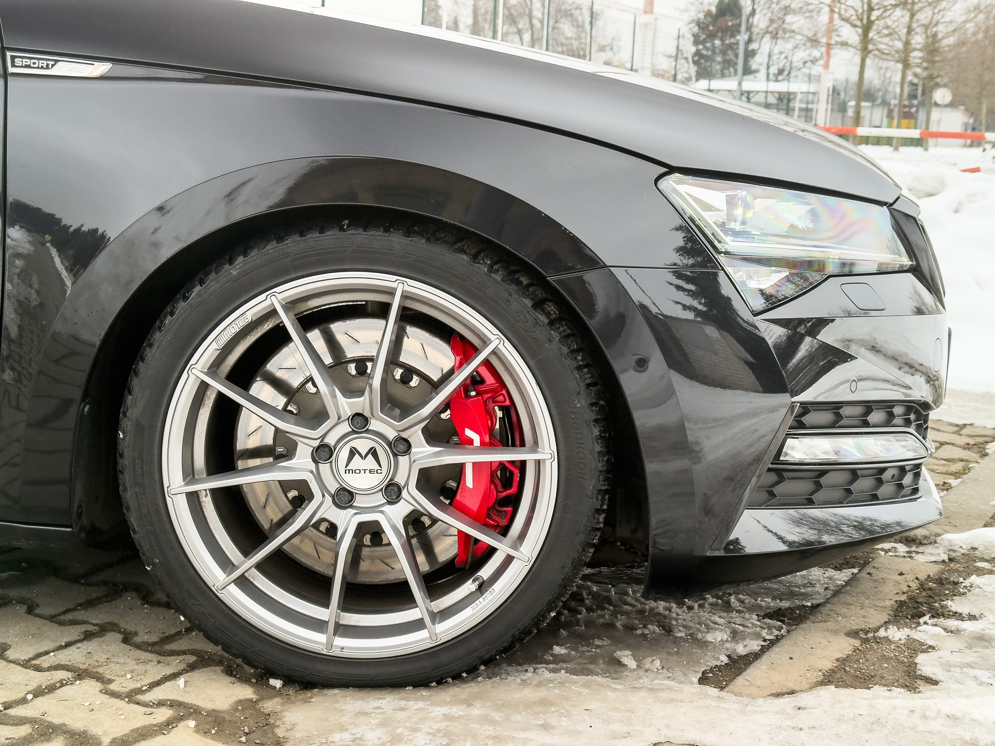 Kola Motec Ultralight MCR2 na Škoda Superb