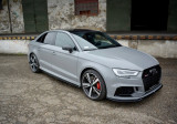 Maxton Design Prahové lišty Audi RS3 8V Sedan Facelift - černý lesklý lak