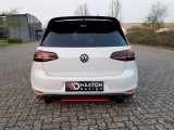 Maxton Design Boční lišty zadního nárazníku VW Golf Mk7 GTI Clubsport - texturovaný plast