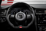 APR Karbonový volant s perforovanou kůží prošitý stříbrnou nití pro DSG VW Golf 7R T-Roc Arteon Polo Up GTI