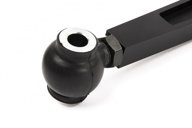 DINAN Unibalové nastavitelné ramena zadní nápravy BMW M3 F80 M4 F82 F83