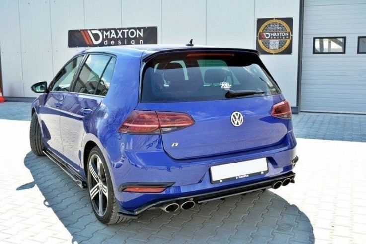 Maxton Design Rámování zadních odrazek VW Golf Mk7 R Facelift - karbon