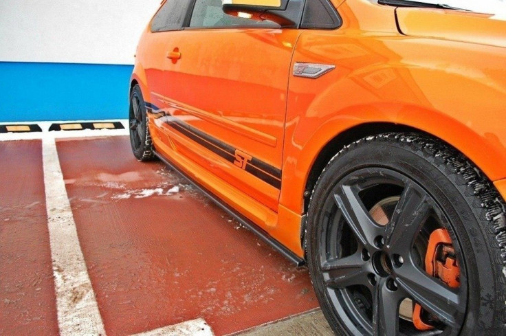 Maxton Design Prahové lišty Ford Focus ST Mk2 - karbon
