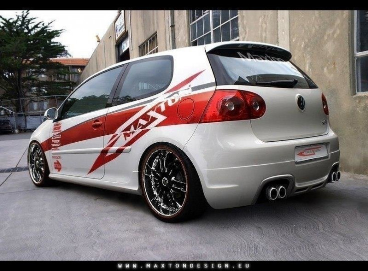 Maxton Design Zadní nárazník C-Quest VW Golf V