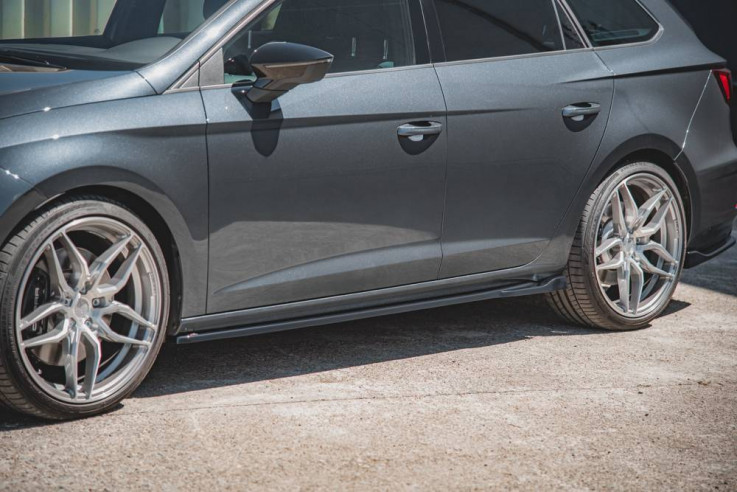 Maxton Design Prahové lišty Seat Leon (5F) Cupra Facelift V.4 - karbon